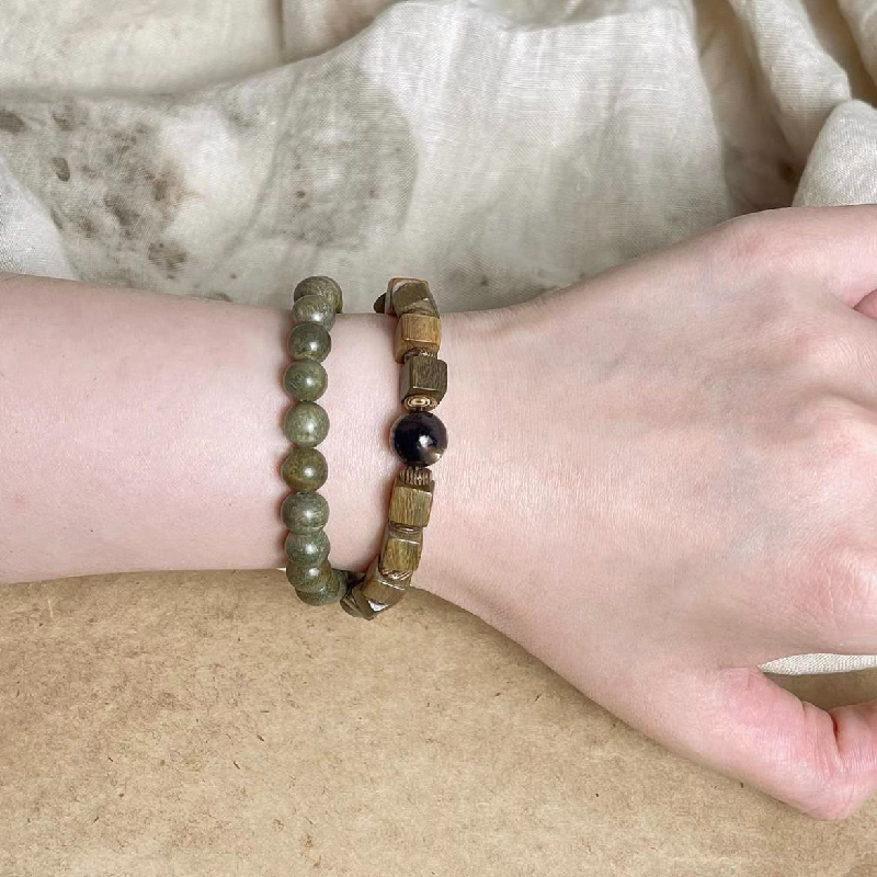 Vintage Green Sandalwood Double Loop Fengshui Bracelet Unisex