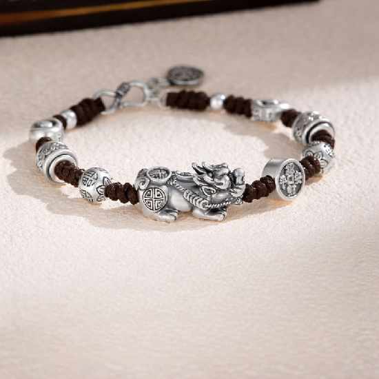 How to Wear a Pixiu Bracelet for Protection, Balance, and Personal Meaning